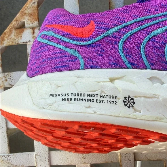 Nike Women’s ZoomX Sneakers - Picture 6 of 7